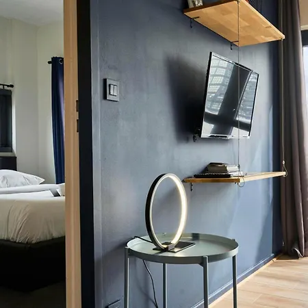 Euralille: With Balcony! Apartament