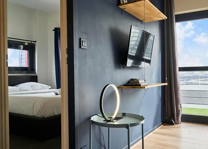 Euralille: With Balcony! Apartment