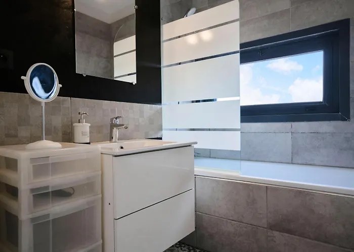 Euralille: With Balcony! Apartment